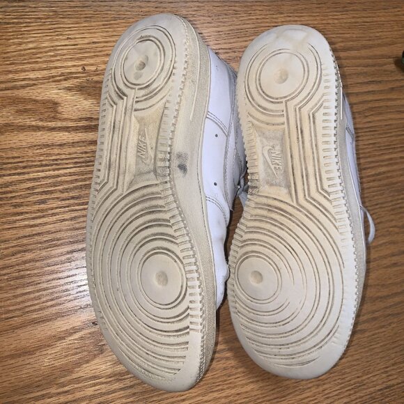 White Runners Air Force 1 Woman Size 9 Men Size 7.5 - Picture 3 of 3